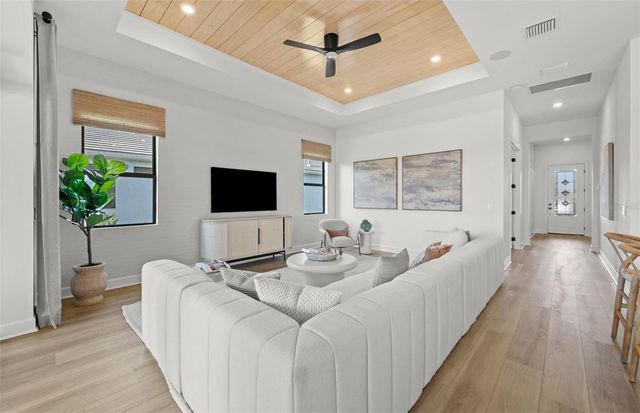 4829 LONG POINT RUN, Lakewood Ranch, FL 34211