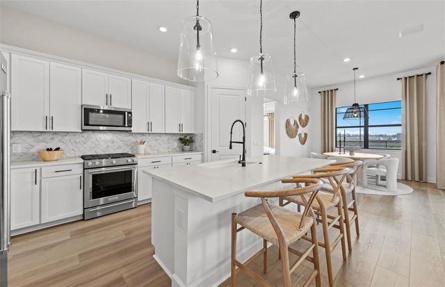 4829 LONG POINT RUN, Lakewood Ranch, FL 34211