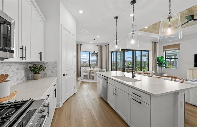 4829 LONG POINT RUN, Lakewood Ranch, FL 34211