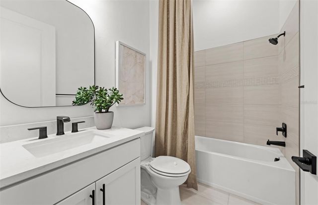 4829 LONG POINT RUN, Lakewood Ranch, FL 34211