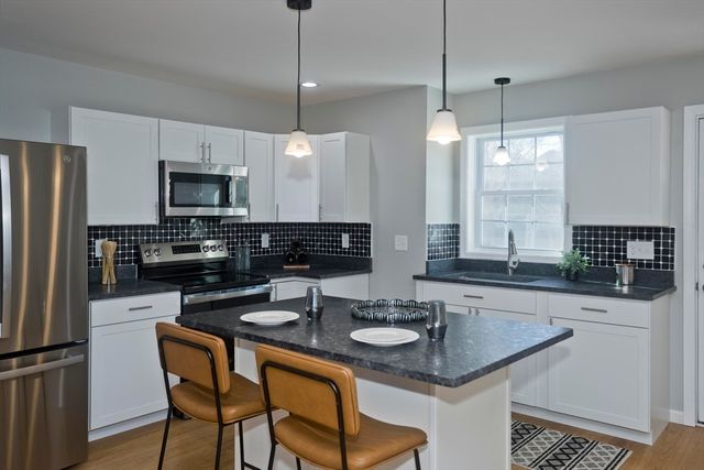 16-20 Cambridge St, Springfield, MA 01108