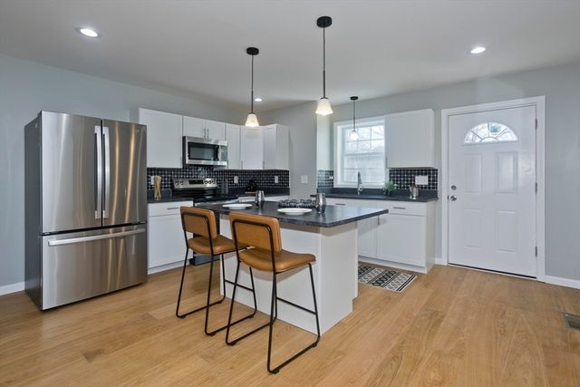 16-20 Cambridge St, Springfield, MA 01108