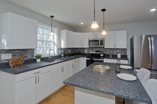 16-20 Cambridge St, Springfield, MA 01108
