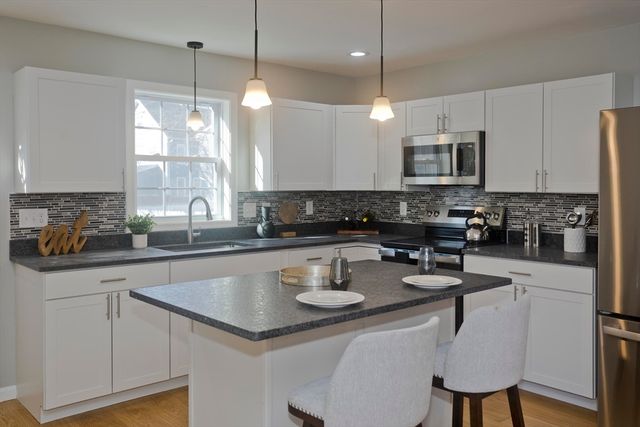 16-20 Cambridge St, Springfield, MA 01108
