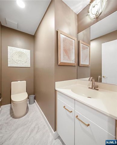 11A Riverview Circle 11A, North Bergen, NJ 07047