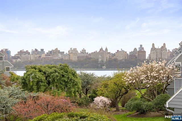 11A Riverview Circle 11A, North Bergen, NJ 07047