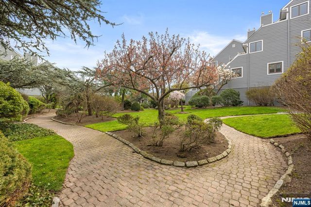 11A Riverview Circle 11A, North Bergen, NJ 07047