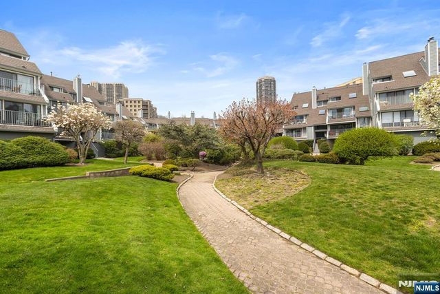 11A Riverview Circle 11A, North Bergen, NJ 07047