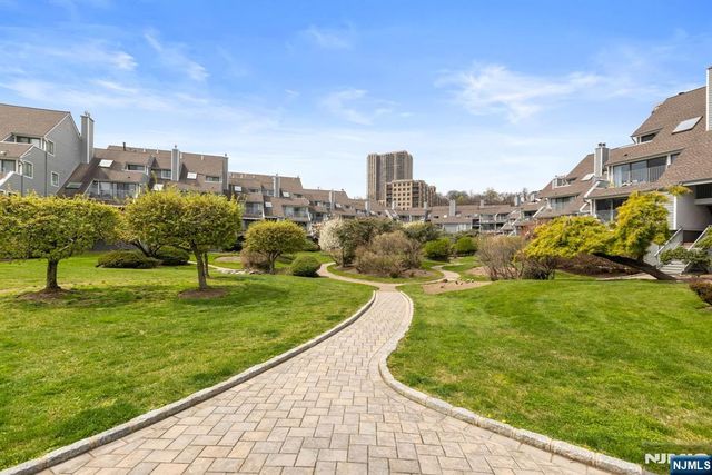 11A Riverview Circle 11A, North Bergen, NJ 07047