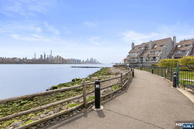 11A Riverview Circle 11A, North Bergen, NJ 07047