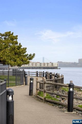 11A Riverview Circle 11A, North Bergen, NJ 07047