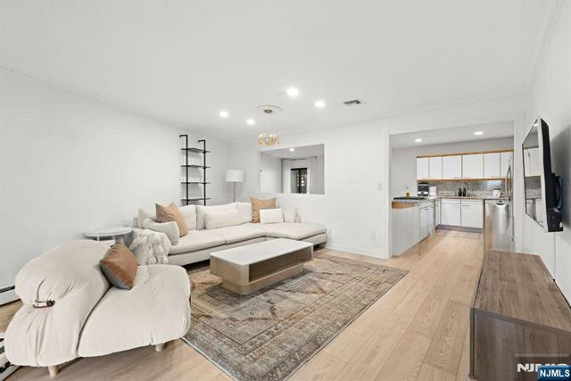 11A Riverview Circle 11A, North Bergen, NJ 07047