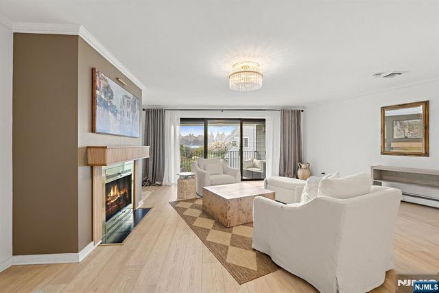 11A Riverview Circle 11A, North Bergen, NJ 07047