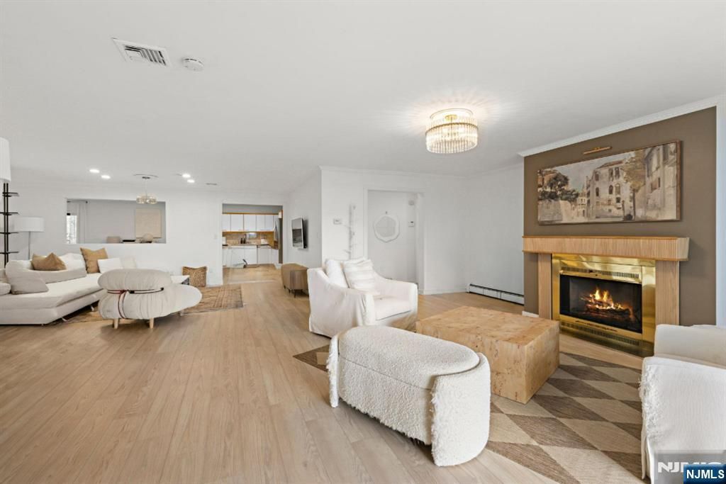 11A Riverview Circle 11A, North Bergen, NJ 07047