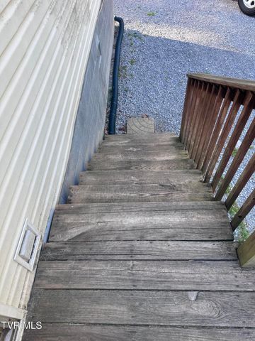 157 Sulaga Drive, Pennington Gap, VA 24277