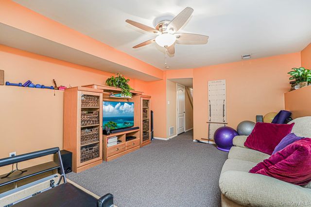 10 Dunhill Lane, Staten Island, NY 10309