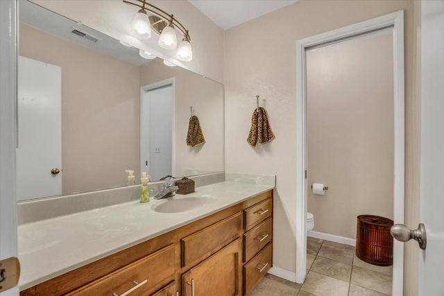 985 Camphor St, Manteca, CA 95337