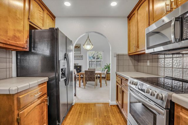 985 Camphor St, Manteca, CA 95337