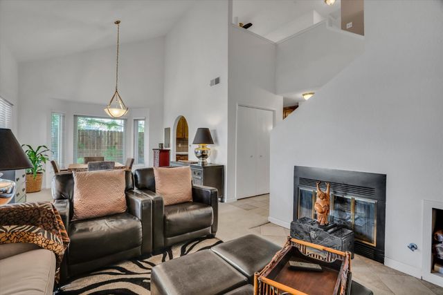 985 Camphor St, Manteca, CA 95337