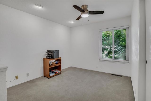 985 Camphor St, Manteca, CA 95337