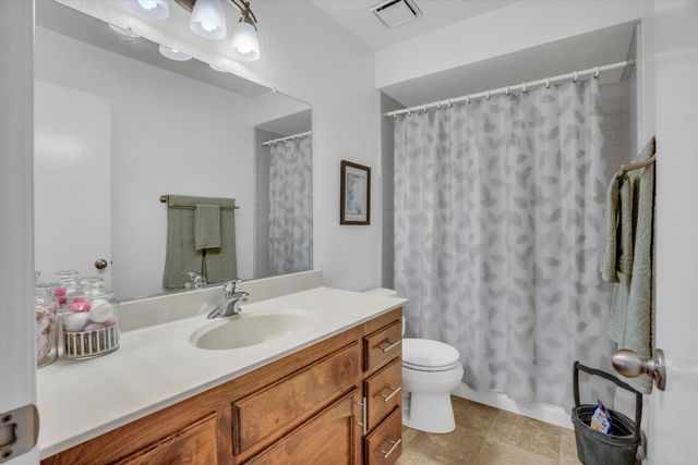 985 Camphor St, Manteca, CA 95337