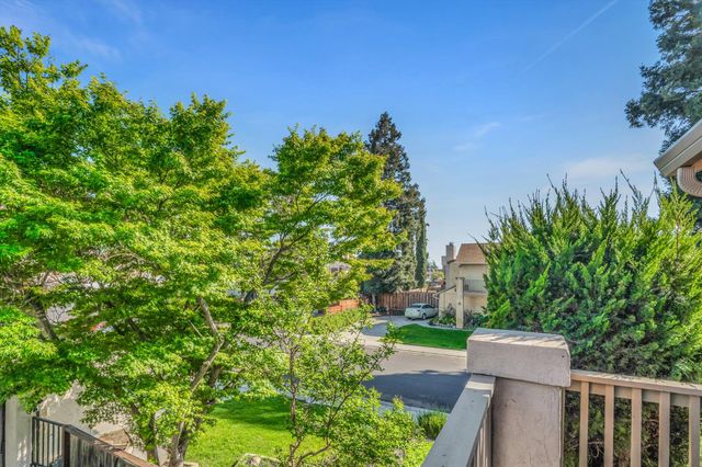 985 Camphor St, Manteca, CA 95337