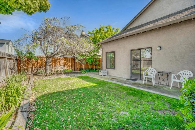 985 Camphor St, Manteca, CA 95337