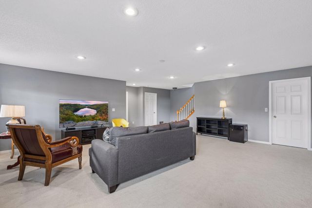 8377 Crabapple Court, Victoria, MN 55386