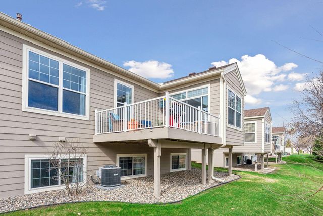 8377 Crabapple Court, Victoria, MN 55386