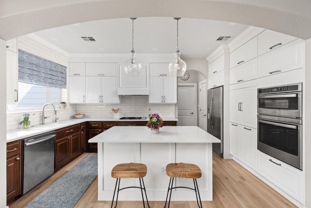 3824 Hermalinda ST, Austin, TX 78723