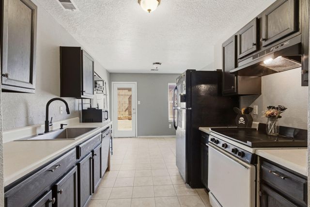 7705 Desert Canyon Place SW, Albuquerque, NM 87121