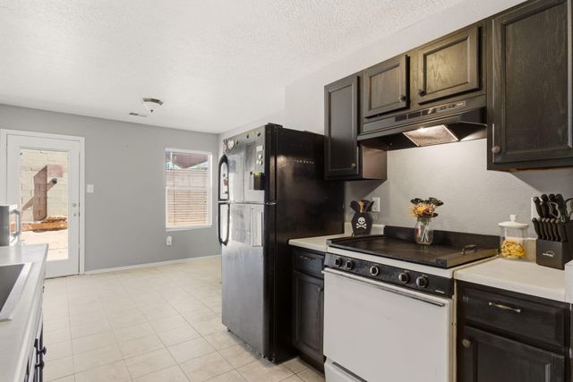7705 Desert Canyon Place SW, Albuquerque, NM 87121