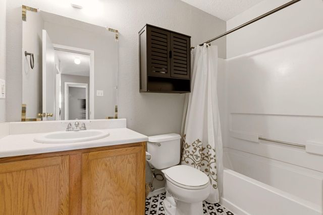 7705 Desert Canyon Place SW, Albuquerque, NM 87121