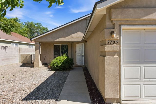 7705 Desert Canyon Place SW, Albuquerque, NM 87121