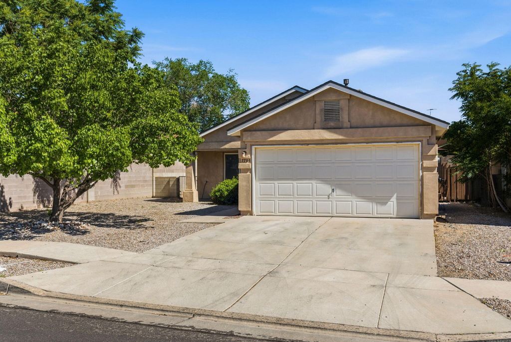 7705 Desert Canyon Place SW, Albuquerque, NM 87121