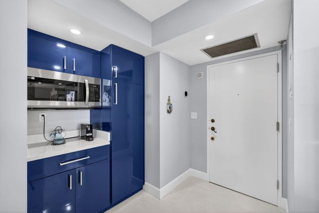 5440 N Ocean Drive 807, Singer Island, FL 33404