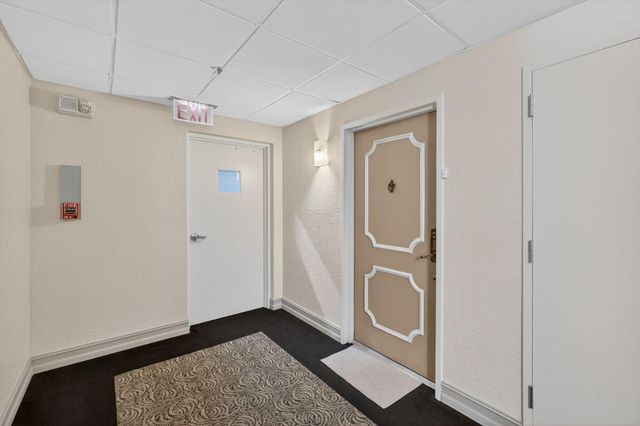 5440 N Ocean Drive 807, Singer Island, FL 33404