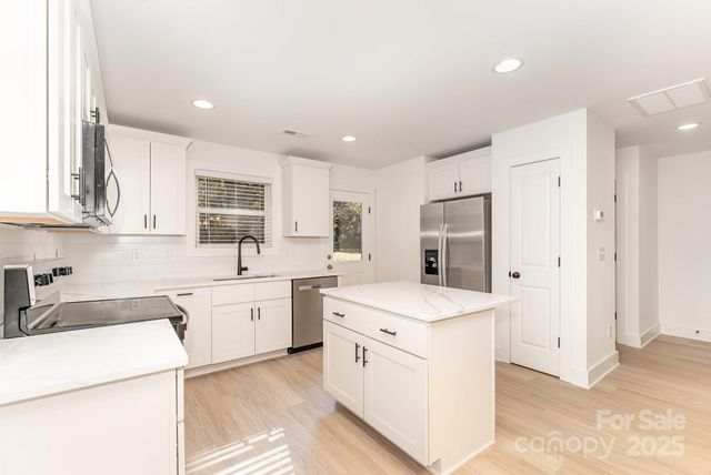 1713 Forest Drive, Statesville, NC 28677