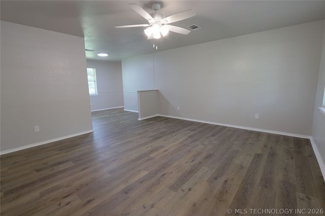 1004 NE 9th Street, Wagoner, OK 74467