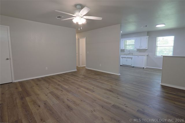 1004 NE 9th Street, Wagoner, OK 74467