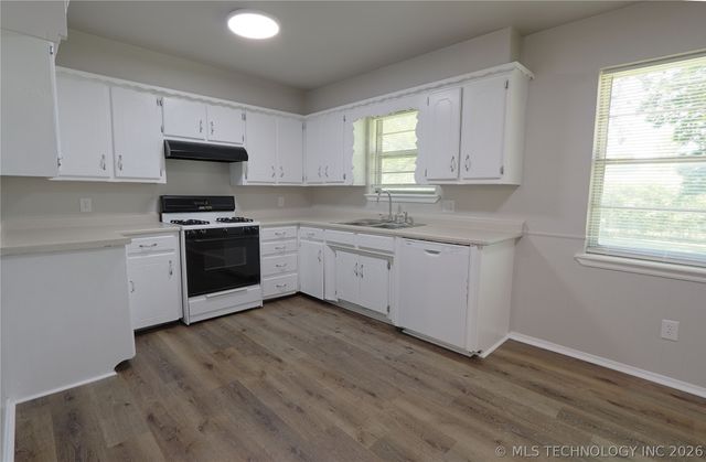 1004 NE 9th Street, Wagoner, OK 74467