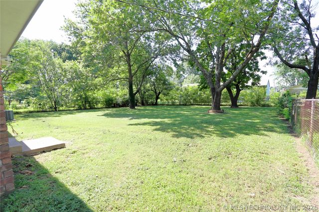 1004 NE 9th Street, Wagoner, OK 74467