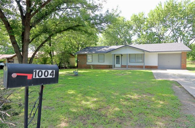 1004 NE 9th Street, Wagoner, OK 74467
