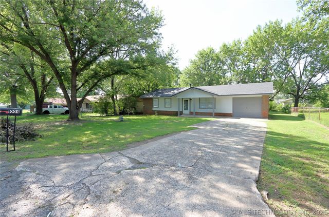 1004 NE 9th Street, Wagoner, OK 74467