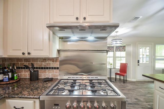 2719 Mustang Road, Alvin, TX 77511