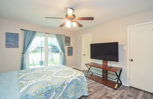 2719 Mustang Road, Alvin, TX 77511