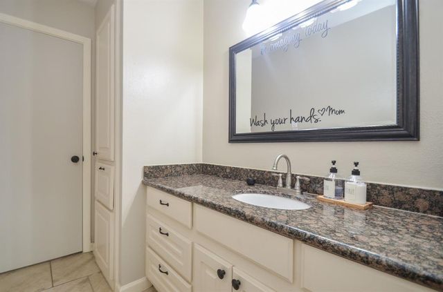 2719 Mustang Road, Alvin, TX 77511