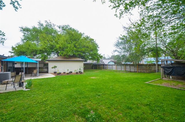 2719 Mustang Road, Alvin, TX 77511