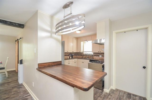2719 Mustang Road, Alvin, TX 77511