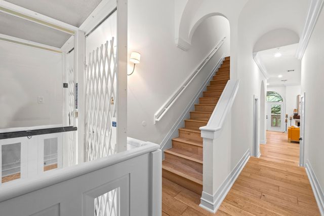 1937 Rue De St Tropez ST 5, Austin, TX 78746